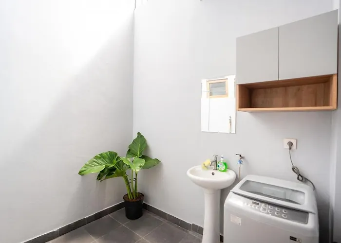 Town House, Modern Minimalis, Lokasi Strategis * Seminyak
