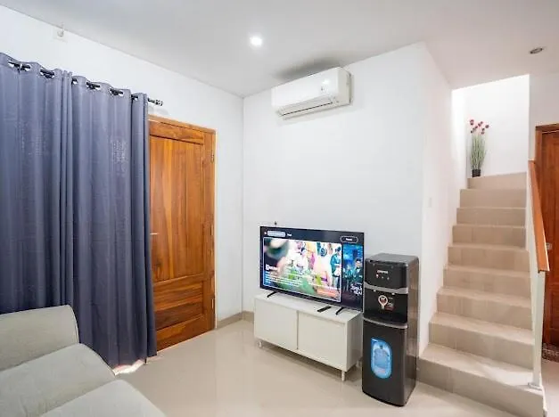 Town House, Modern Minimalis, Lokasi Strategis *